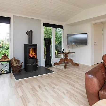 8 Person In Dannemare-by Traum * Dannemare