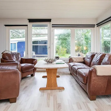 8 Person In Dannemare-by Traum